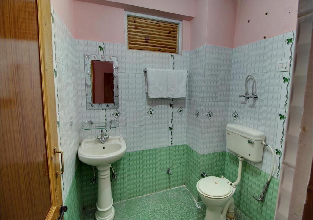Hotel Kingston มะนาลี ภายนอก รูปภาพ